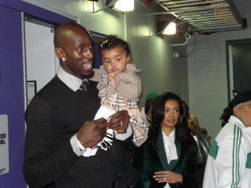 烈角逐中 烈角逐中