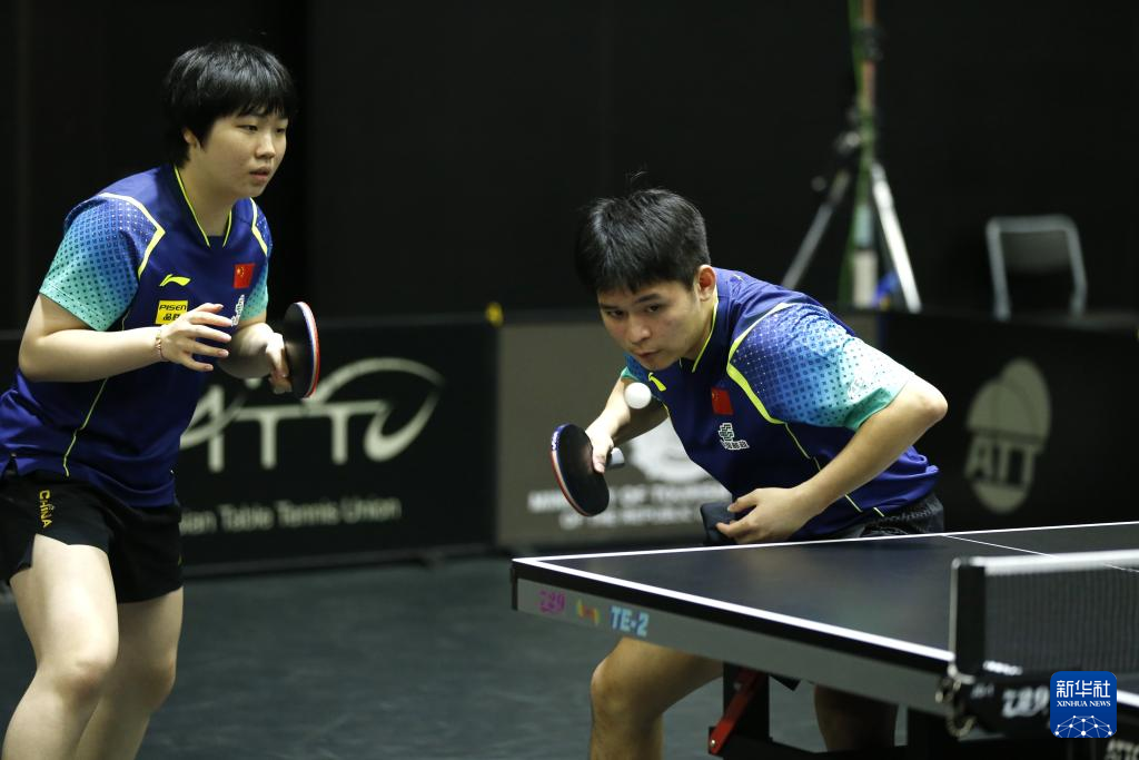 维克托凭借 维克托凭借