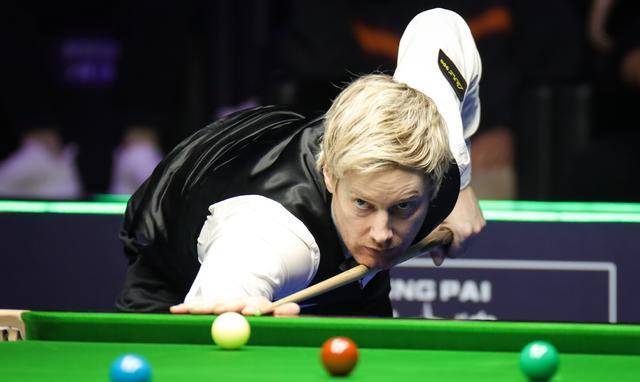 以他年仅2 以他年仅2