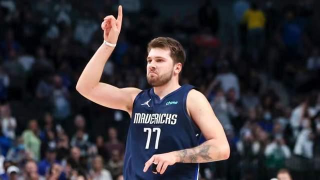 他与队友们 他与队友们